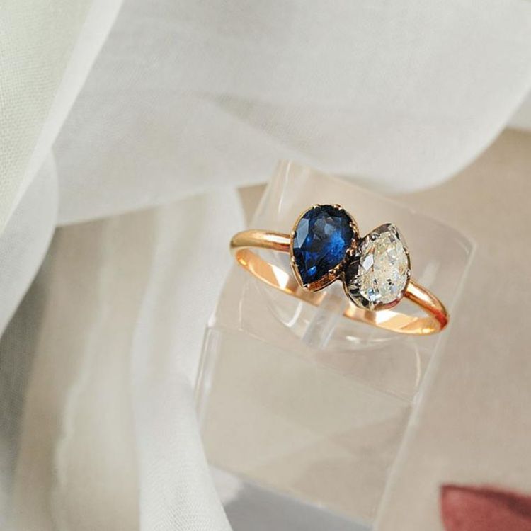Joséphine de Beauharnais's toi et moi ring sold at Osenat House. (Osenat House)