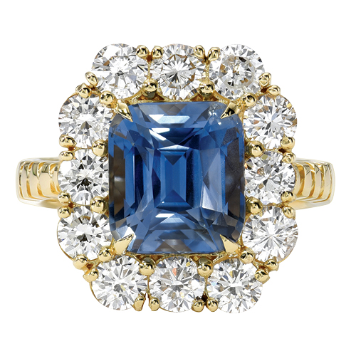 Retrouvaí Heirloom
bezel ring with
a sapphire image