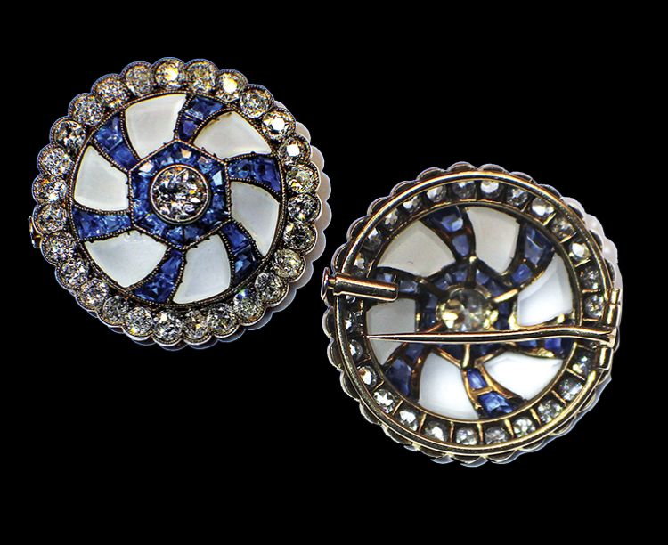 Front and back of an Edwardian brooch featuring sapphires, rock crystal, and diamonds, circa 1900. (Photo: ©Ioannis Alexandris)