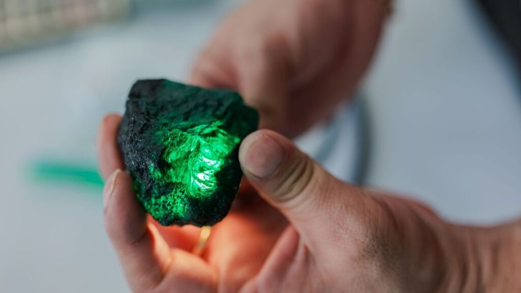 Grizzly Mining Emerald image