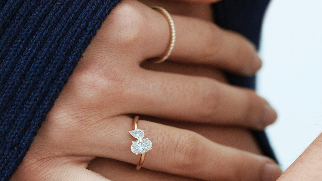Image of synthetic-diamond toi et moi ring by Kimaï