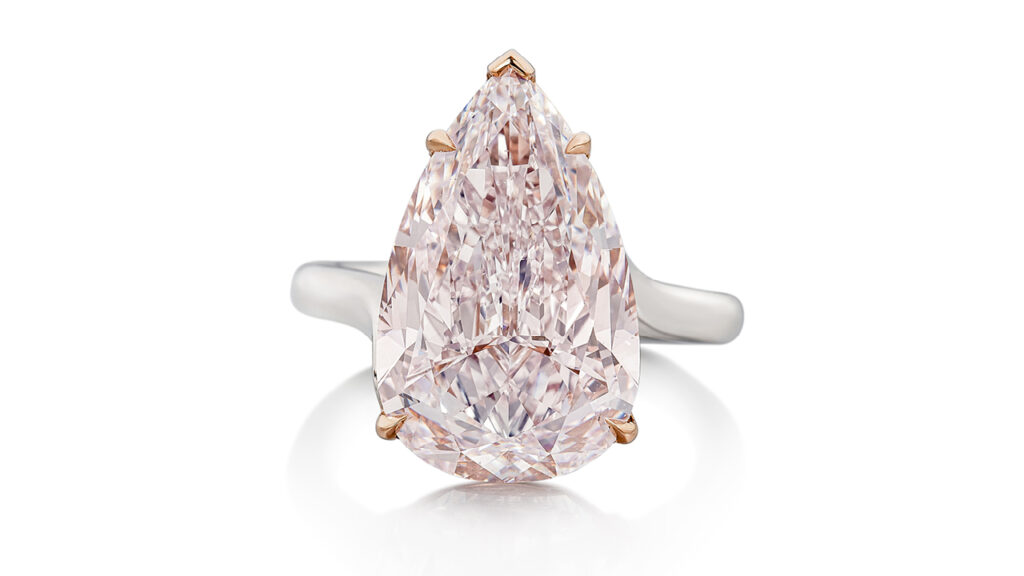 Pear-shaped diamond ring image