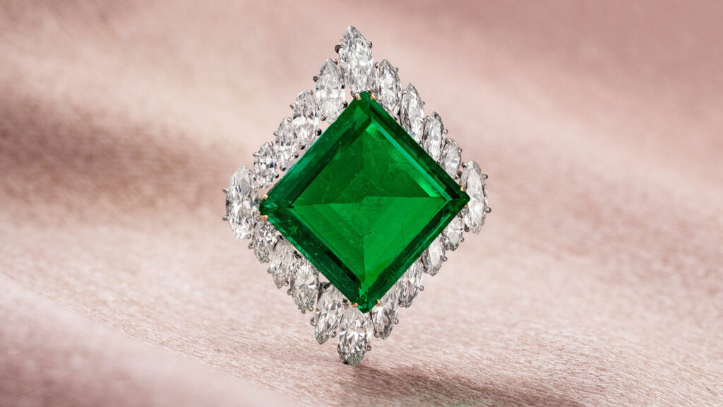 Emerald Aga Khan brooch at Christie's image