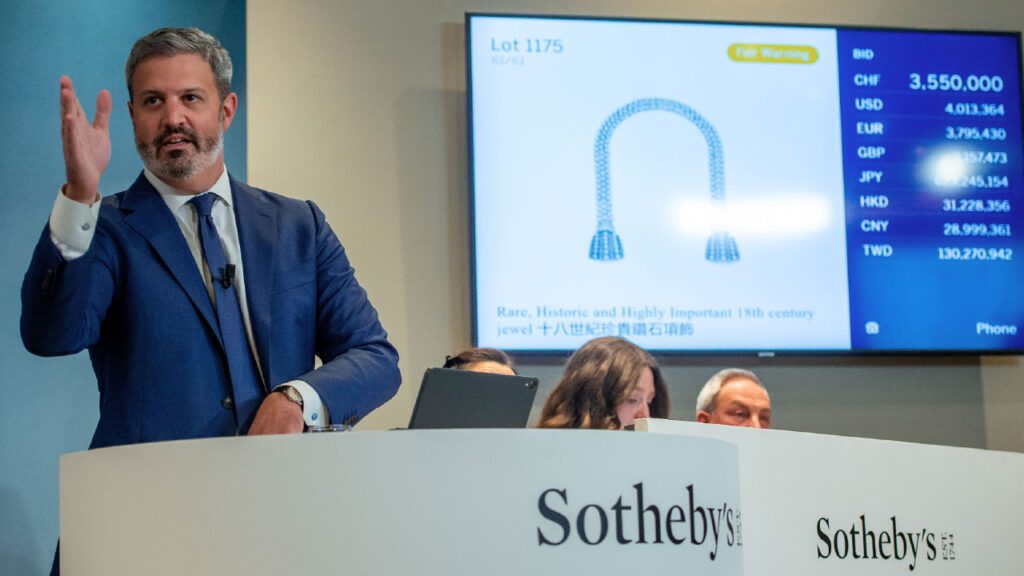 Sotheby's auctioneer taking bids image