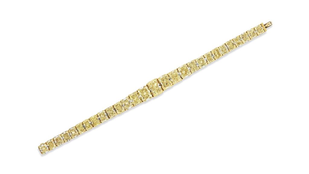 Graff bracelet set with modified brilliant-cut diamonds at Chritie's image