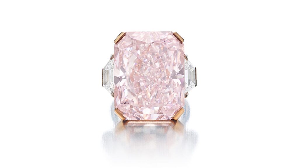 Ring featuring a radiant-cut diamond at the Sotheby’s High Jewelry sale in Geneva image