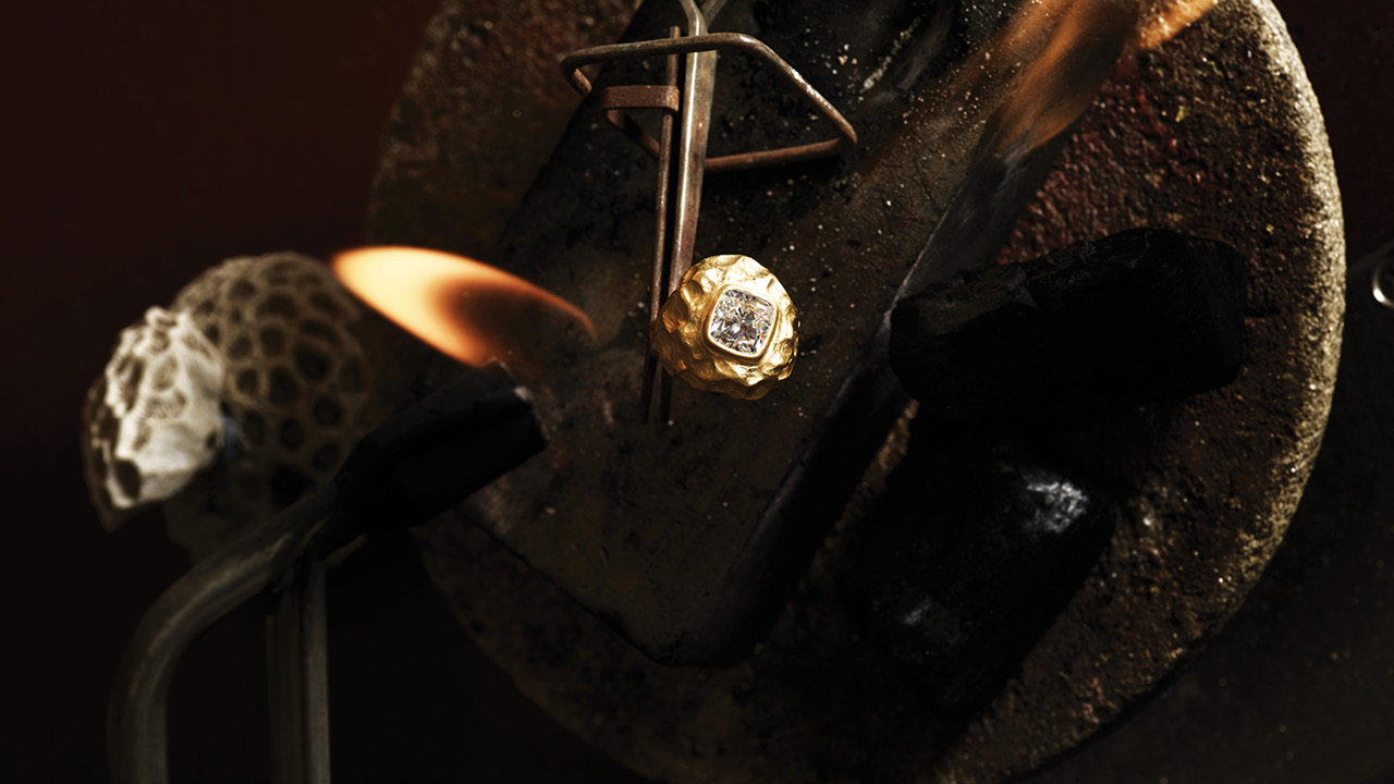 Ring from Elhanati featuring a traceable 5-carat Botswanamark diamond image