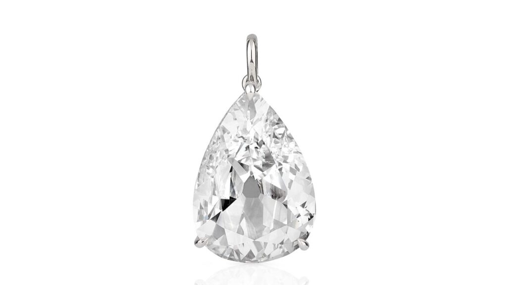 Pear-shaped diamond pendant at Phillips auction image